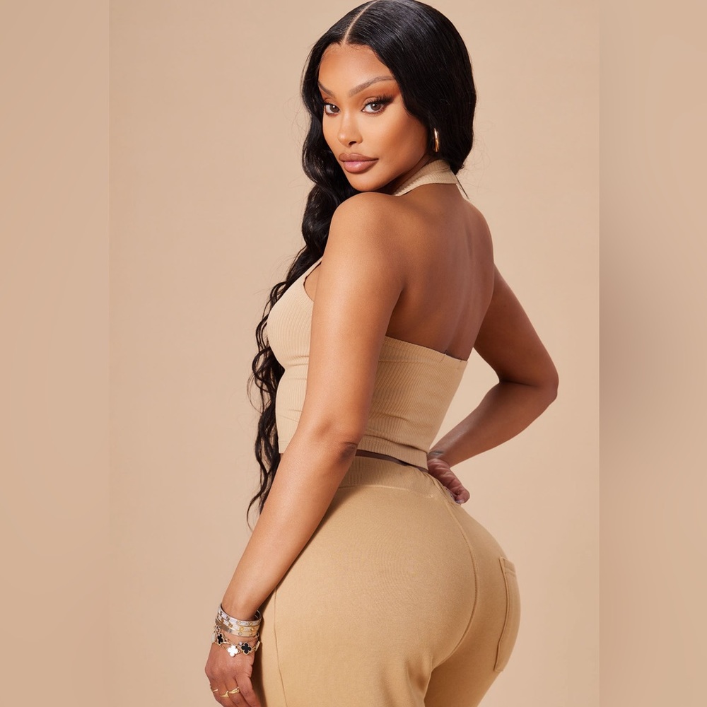 FASHION NOVA HALTER TOP - Picture 2 of 2